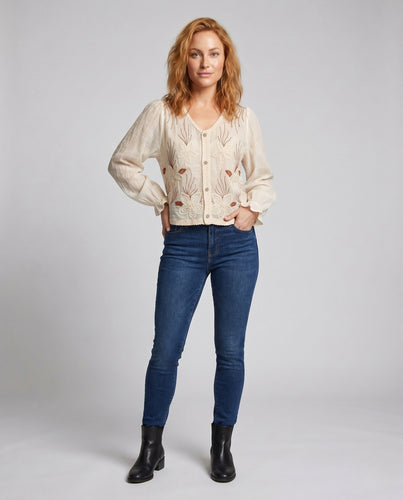 Damen Häkeloberteil mit elegantem Design und romantischen Details EB