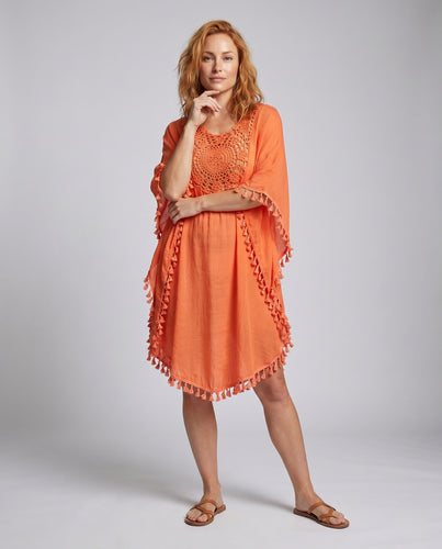 Damen Häkelponcho mit dekorativem Saum und Fransen EB