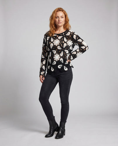 Damen Hippie-inspirierte Häkelbluse mit floralen Details EB