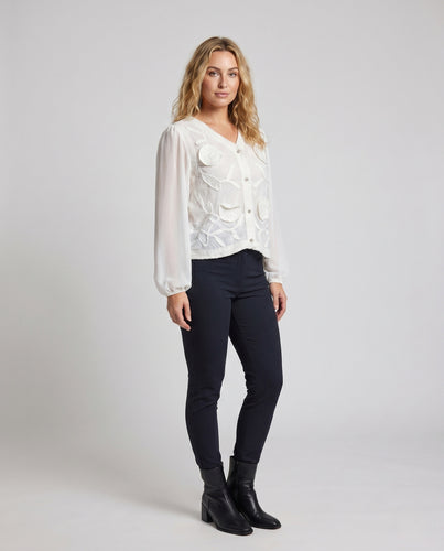 Damen luftige Bluse mit floralem Häkelmuster EB