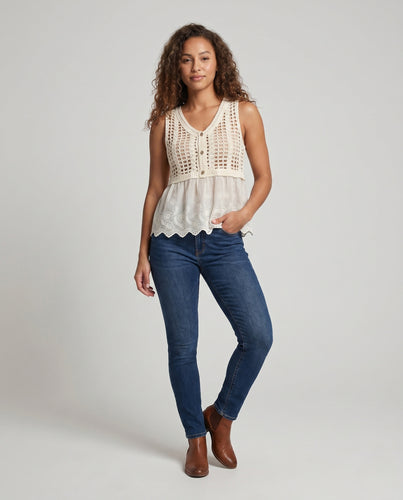 Damen luftige Häkelbluse mit Knopfleiste und floralen Details EB