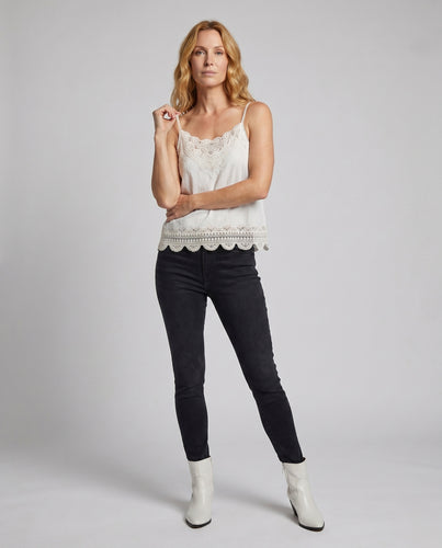 Damen Spaghetti-Trägertop mit feinen Häkelrändern und zartem Blumenmuster EB