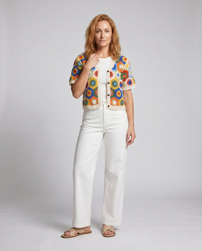 Damen gehäkelte Bluse mit buntem Blumenmuster und Knopfdetails EB