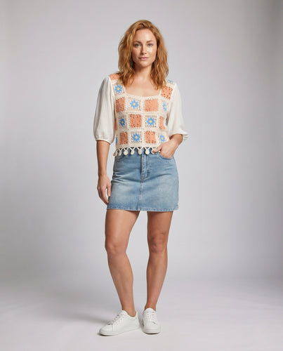 Damen gehäkelte Bluse mit floralem Design und elastischen Ärmeln EB