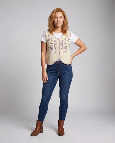 Damen gehäkelte Weste mit floralen Applikationen und femininem Schnitt EB