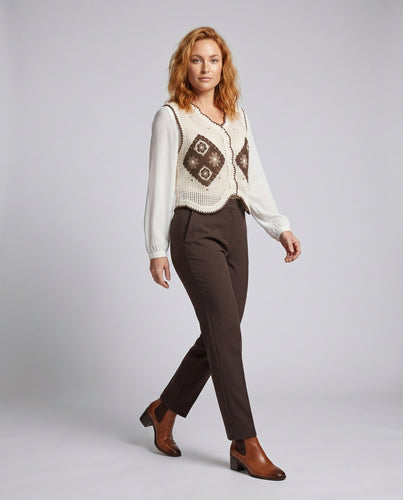 Damen gehäkelte Weste mit floralen Motiven und Knopfdetails EB