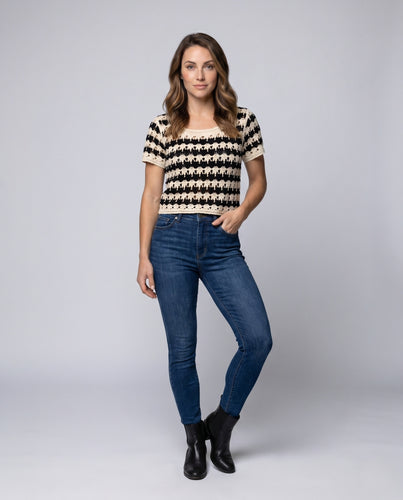 Damen gehäkeltes T-Shirt mit floralem Design und luftiger Silhouette EB