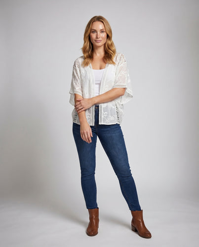 Damen Häkelbluse mit elegantem Lochmuster und romantischem Design EB