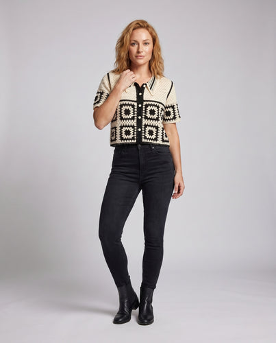 Damen Häkelbluse mit geometrischem Muster und Kurzarm EB