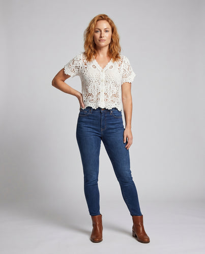 Damen Häkelbluse mit Knopfverschluss und floralen Mustern EB