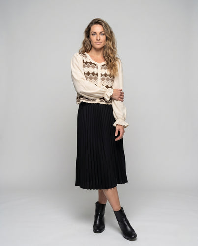 Damen Häkeljacke mit elegantem Wellenmuster EB