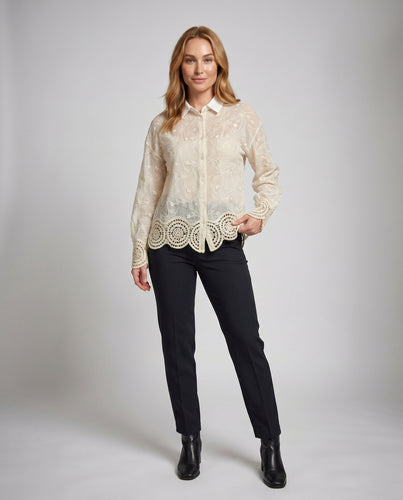 Damen luftige Bluse mit floralen Stickereien und Spitzenakzenten EB