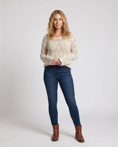 Damen luftiger Häkelpullover mit einzigartigem Muster EB