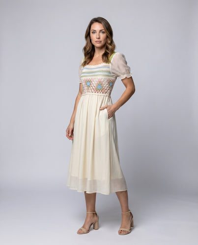 Damen Sommerkleid mit kunstvoller Stickerei und Puffärmeln EB