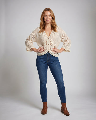 Damen Transparente Häkeljacke mit floralen Ornamenten EB