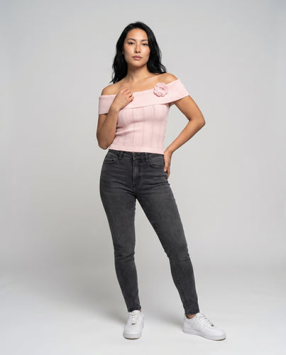 Damen Off-Shoulder Strickoberteil mit floralen Akzenten EB