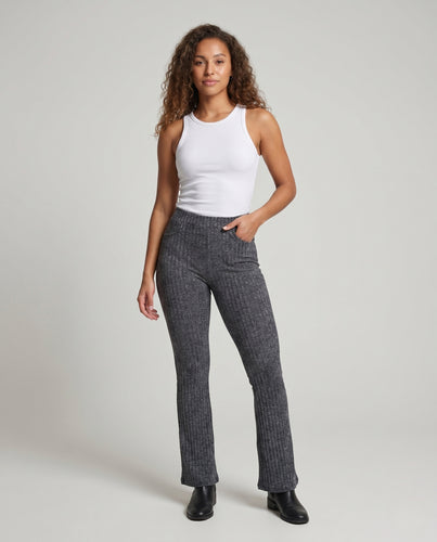 Damen Bootcut-Leggings mit hohem Bund und stylishen Struktur EB