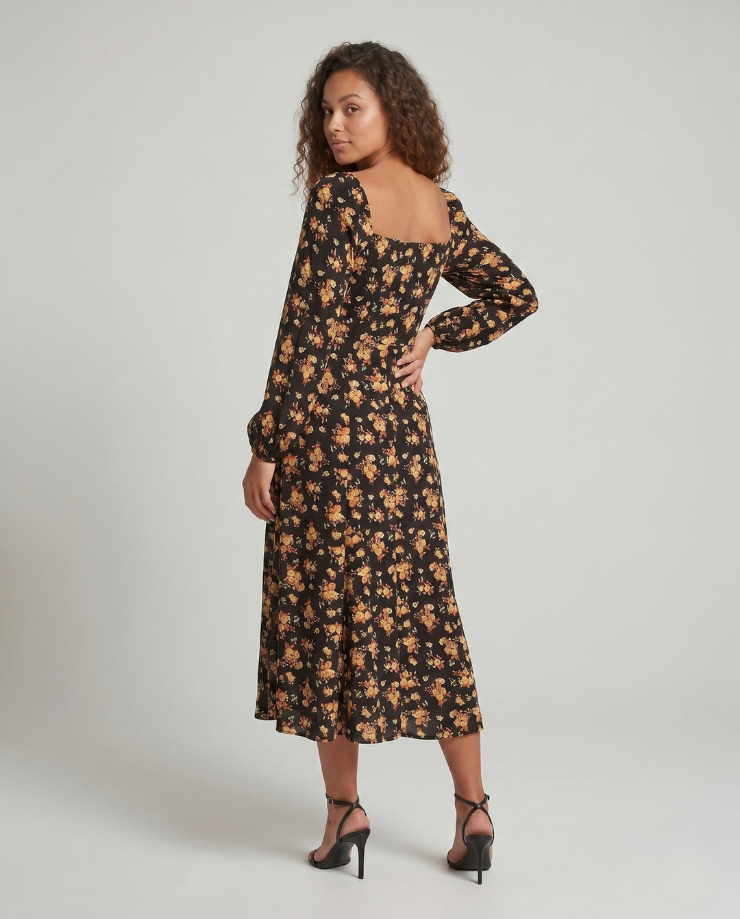 Damen Maxikleid mit tailliertem Schnitt und floralen Rüschendetails EB