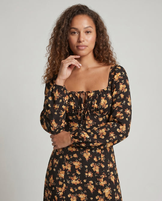 Damen Maxikleid mit tailliertem Schnitt und floralen Rüschendetails EB
