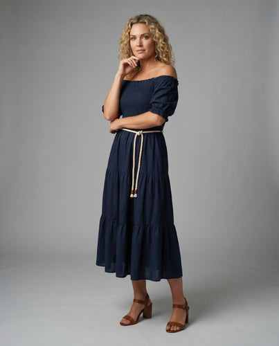 Damen Off-Shoulder Maxikleid mit gesmoktem Oberteil und Taillengürtel EB