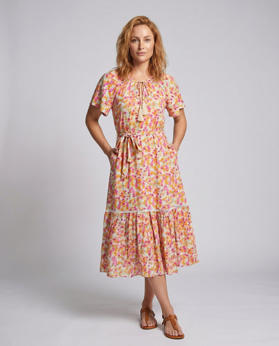 Damen Sommerliches Blumenkleid mit eleganter Taillierung und verspieltem Volant EB