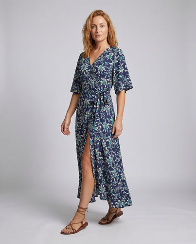 Damen Wickelkleid mit floralem Design und schwingendem Saum EB