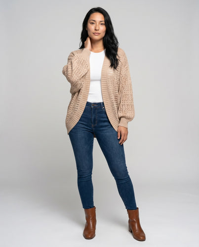 Damen Strickjacke aus feinem Lochmuster EB
