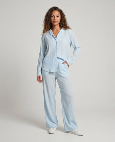Damen Elegantes Schlafanzug-Set aus leichtem Stoff EB