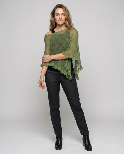 Damen Luftiger Poncho aus feinem Strickmaterial EB