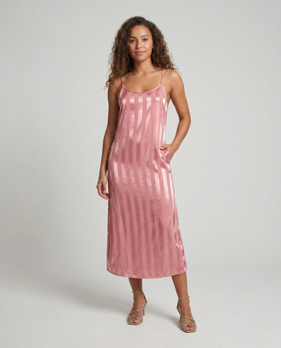 Damen Luxuriöser Satin-Morgenmantel mit eleganten Volantärmeln EB