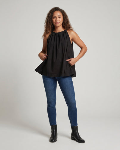 Damen nan ärmelloses Oversize-Top mit gerafftem Kragen und Eingrifftaschen EB