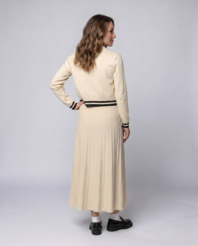 Damen nan elegantes Strick-Duo mit Polokragen-Cardigan, tailliertem Rippbund und Plissee-Midirock EB