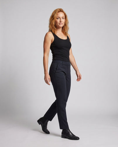 Damen nan eng anliegendes Sporttop mit tiefem Rückenausschnitt und Stützfunktion EB