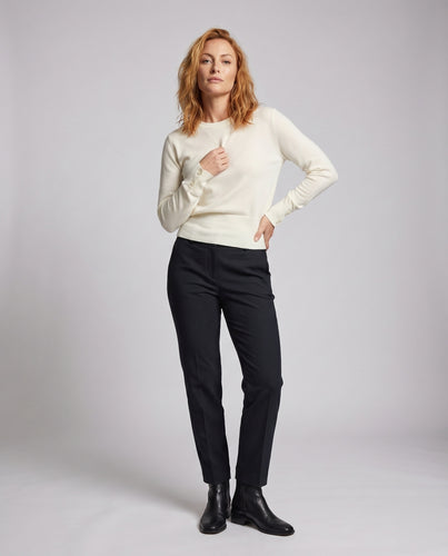 Damen nan feiner Feinstrickpullover mit Knopfmanschetten und tailliertem Bund EB