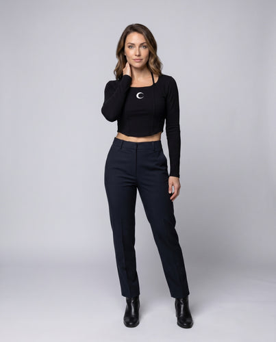 Damen nan figurbetontes Crop-Langarmtop mit Neckholder-Trägern und Mondsichel-Applikation EB