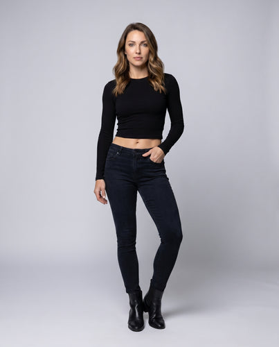 Damen nan figurbetontes Cropped-Langarmtop mit verlängerten Manschetten und Daumenöffnungen EB