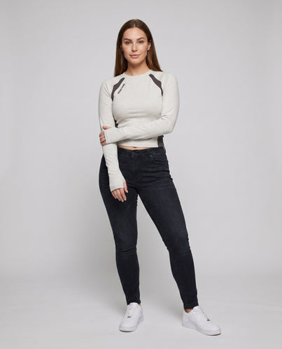 Damen nan figurbetontes Langarm-Funktionsshirt mit Seiteneinsätzen und Flachnähten EB