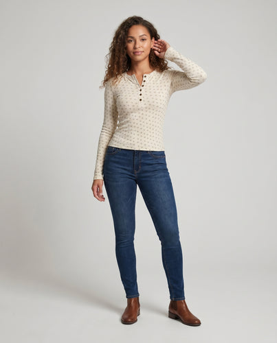 Damen nan figurbetontes Langarm-Henleyshirt aus feinem Rippjersey mit Zierknopfleiste EB