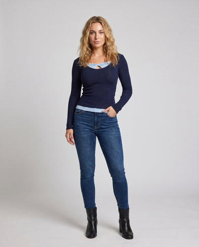 Damen nan figurbetontes Layering-Langarmoberteil mit U-Boot-Ausschnitt und integrierter Schleifen-Bustier-Optik EB