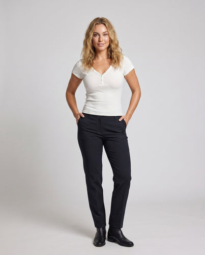 Damen nan figurbetontes Ripp-Henleyshirt mit kurzem Schnitt und Knopfleiste EB