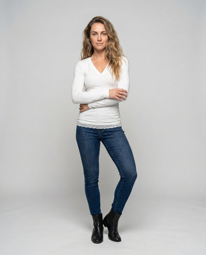 Damen nan figurbetontes V-Ausschnitt-Langarmshirt mit seitlicher Raffung und Spitzen-Unterzug EB
