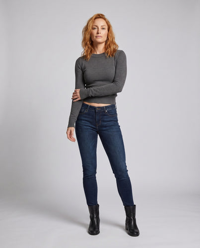 Damen nan figurnahes geripptes kurzgeschnittenes Langarmshirt mit Rundhalsausschnitt und schmalem Rippbund EB