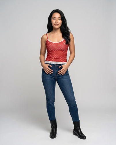 Damen nan figurnahes Spaghettiträger-Cami mit Punktmuster, filigraner Spitzenkante und taillierter Silhouette EB