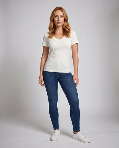 Damen nan figurnahes V-Ausschnitt-Basicshirt aus weichem Baumwolljersey mit leicht taillierter Passform EB