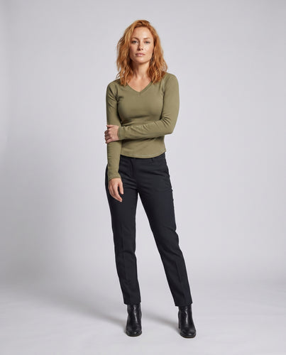 Damen nan figurnahes V-Ausschnitt-Langarmshirt aus formstabilem Modal-Baumwollmix mit ergonomischen Nähten EB