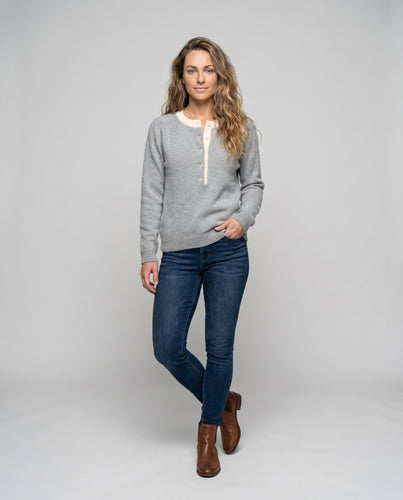 Damen nan flauschige Henley-Strickjacke aus Flauschmix mit gerippten Bündchen EB