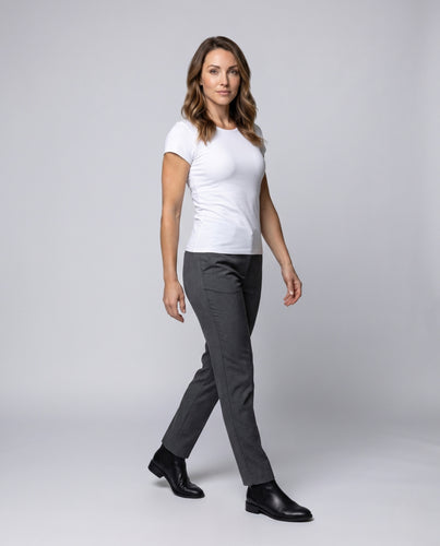 Damen nan formgebendes Kurzarm-Basicshirt aus ultrafeinem Jersey mit flacher Halskante und ergonomischer Taillennaht EB