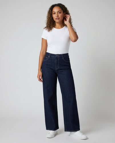 Damen nan hochgeschnittene Jeans mit weitem Bein, klassischer Taschenaufteilung und markanter Kontrastnaht EB