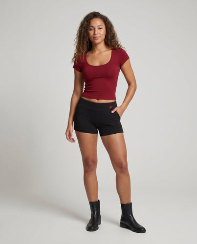 Damen nan körpernahes Stretch-Basicshirt mit tiefem Rundhalsausschnitt EB