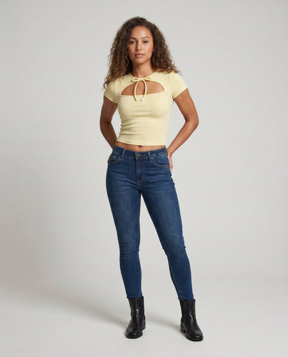Damen nan kurzärmeliges Cropped-Top mit Schlüsselloch-Ausschnitt und Bindeschleife aus feinem Rippjersey EB